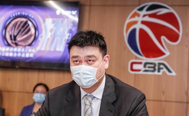 　　　　扁担逐步退出人们的视野，如李宝莉一样的人也垂垂老往，行将退出汗青的舞台。